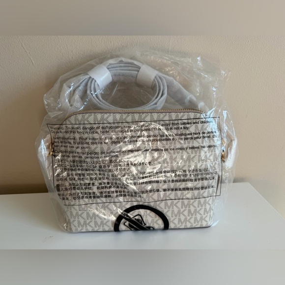 Michael Kors Jet Set Travel Medium Logo Dome Crossbody Bag NWT - Picture 5 of 6